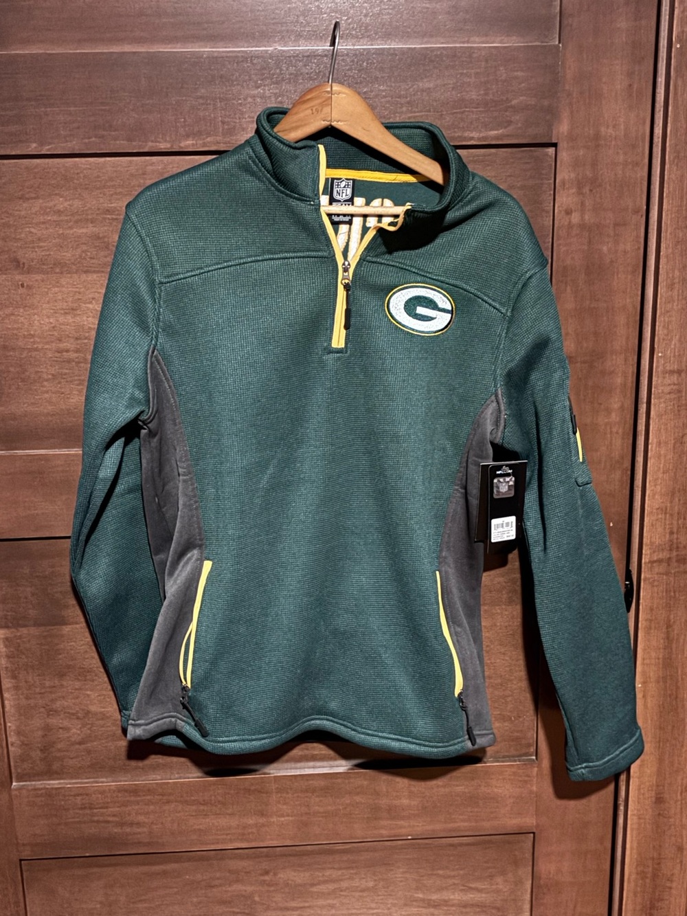 NFL Green & Yellow Men’s Quarter-Zip Pullover